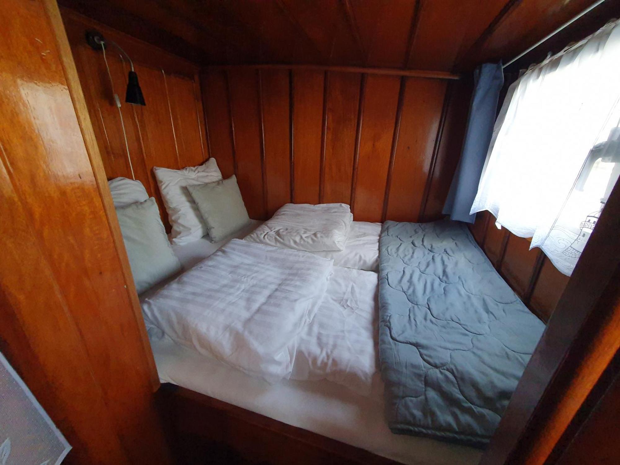Houseboat Holiday Apartments Roterdão Quarto foto